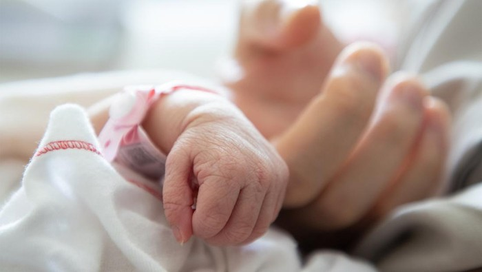 Wanita tega buang bayi